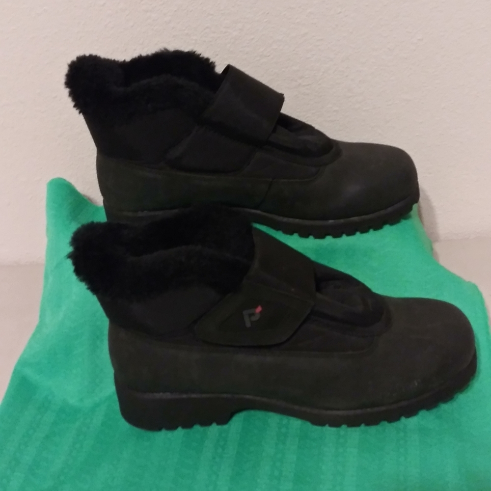 Prope't Women' Leather Upper Ankle Bootiess